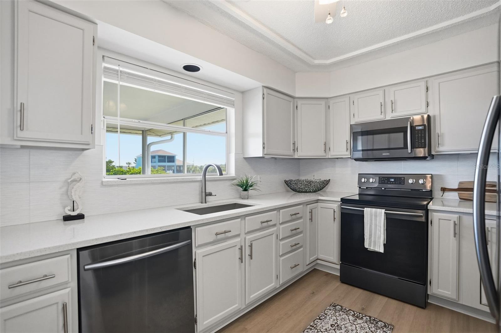 Image 5 of 75 For 3344 Gardenia Drive