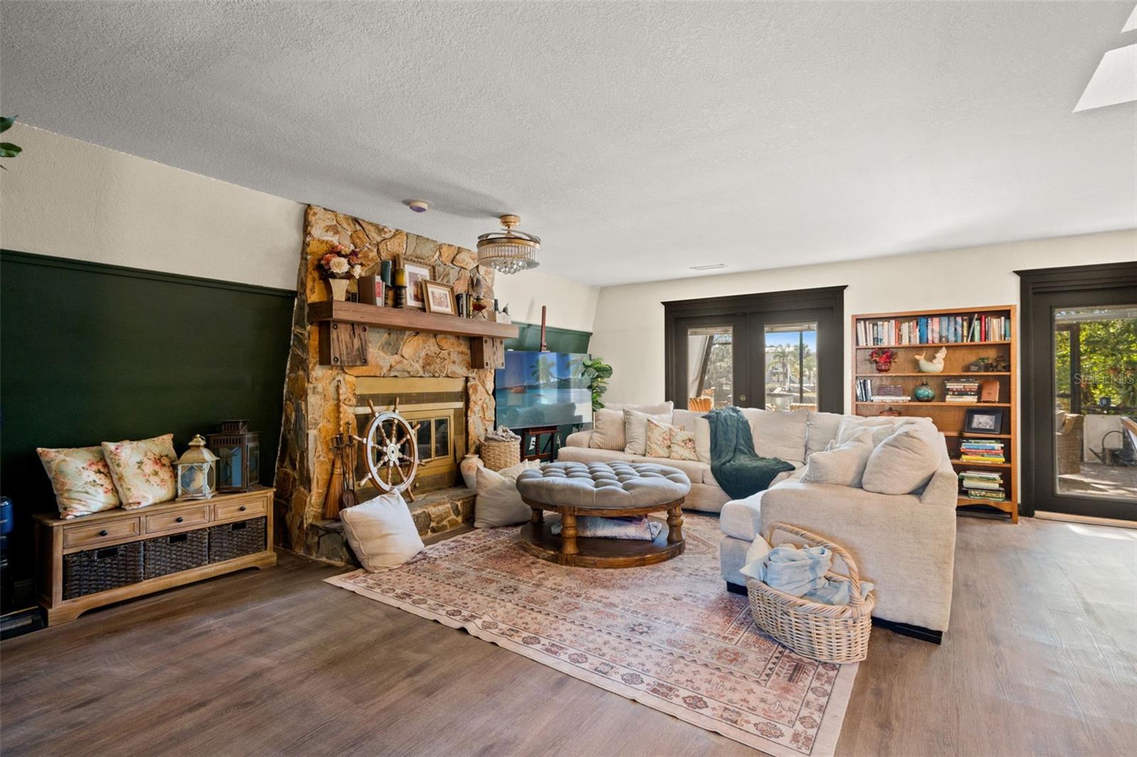 Image 11 of 60 For 6271 Colony Circle