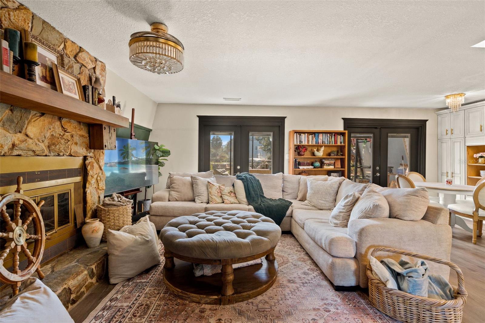 Image 14 of 60 For 6271 Colony Circle