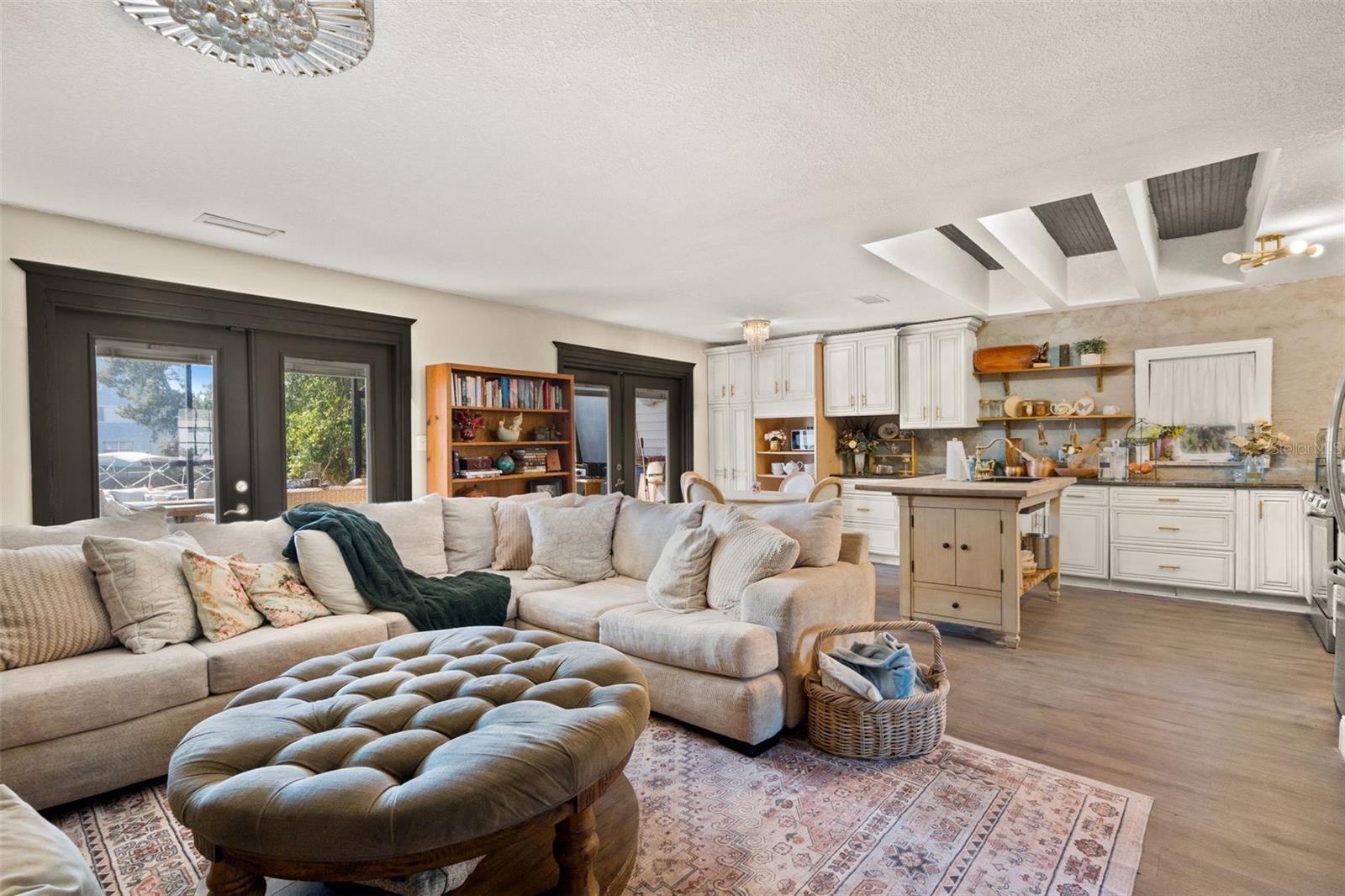 Image 15 of 60 For 6271 Colony Circle