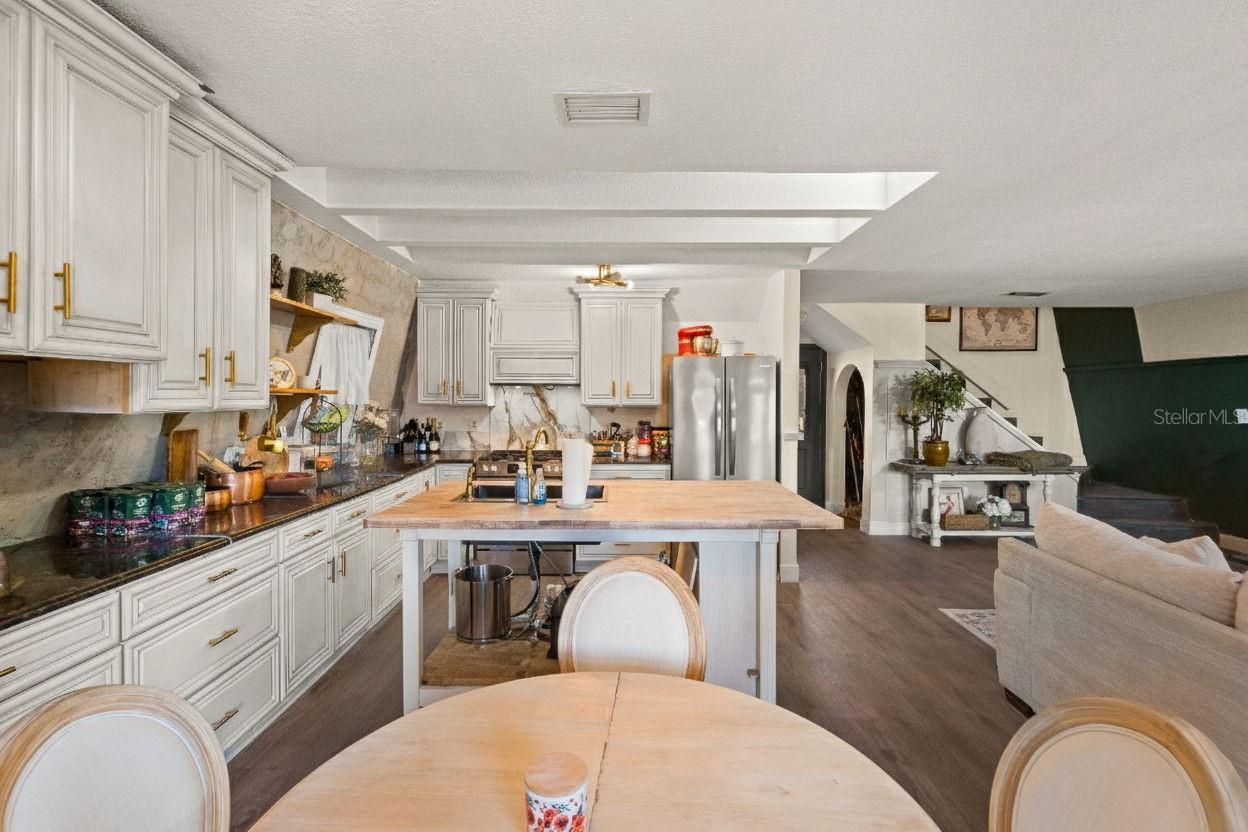 Image 18 of 60 For 6271 Colony Circle