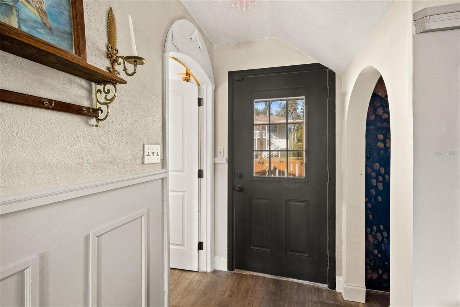 Image 7 of 60 For 6271 Colony Circle