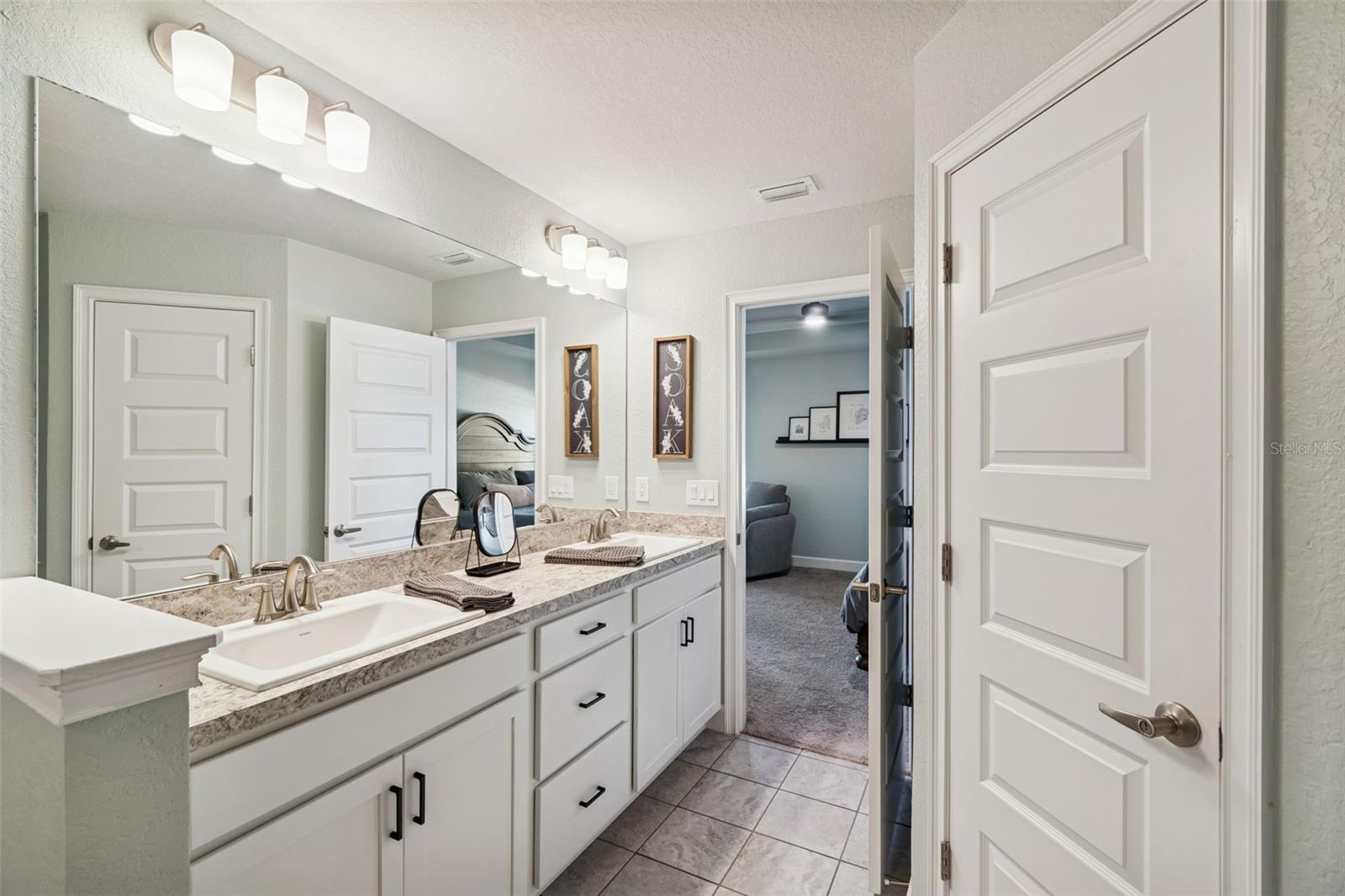 Image 23 of 38 For 12517 Sunset Woods Drive