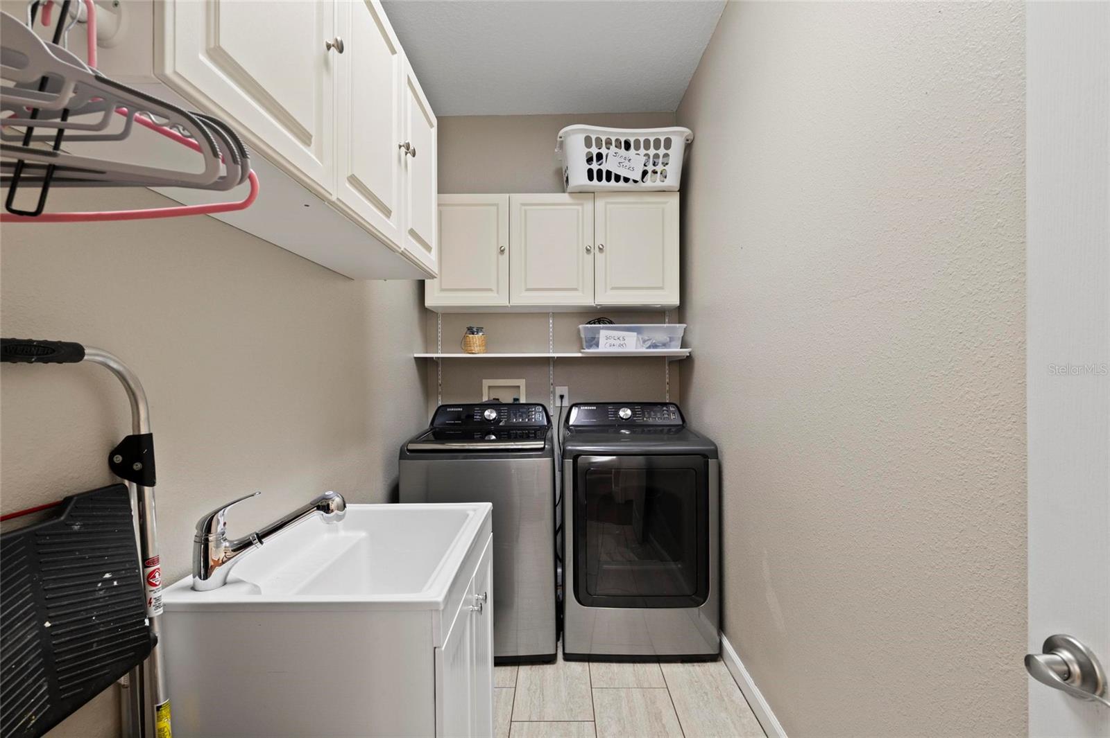 Image 13 of 32 For 1997 Lexington Place