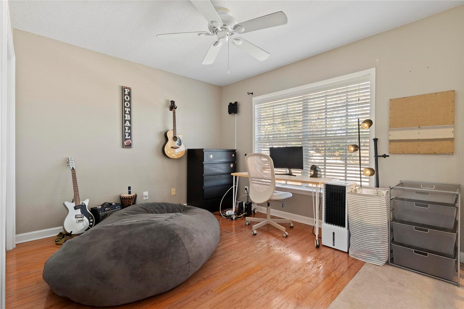 Image 17 of 32 For 1997 Lexington Place