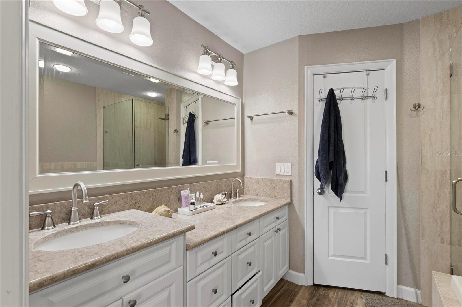 Image 22 of 32 For 1997 Lexington Place