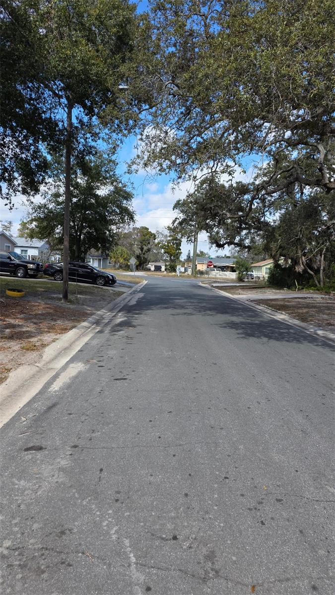 Image 6 of 7 For 1525 41st Street S