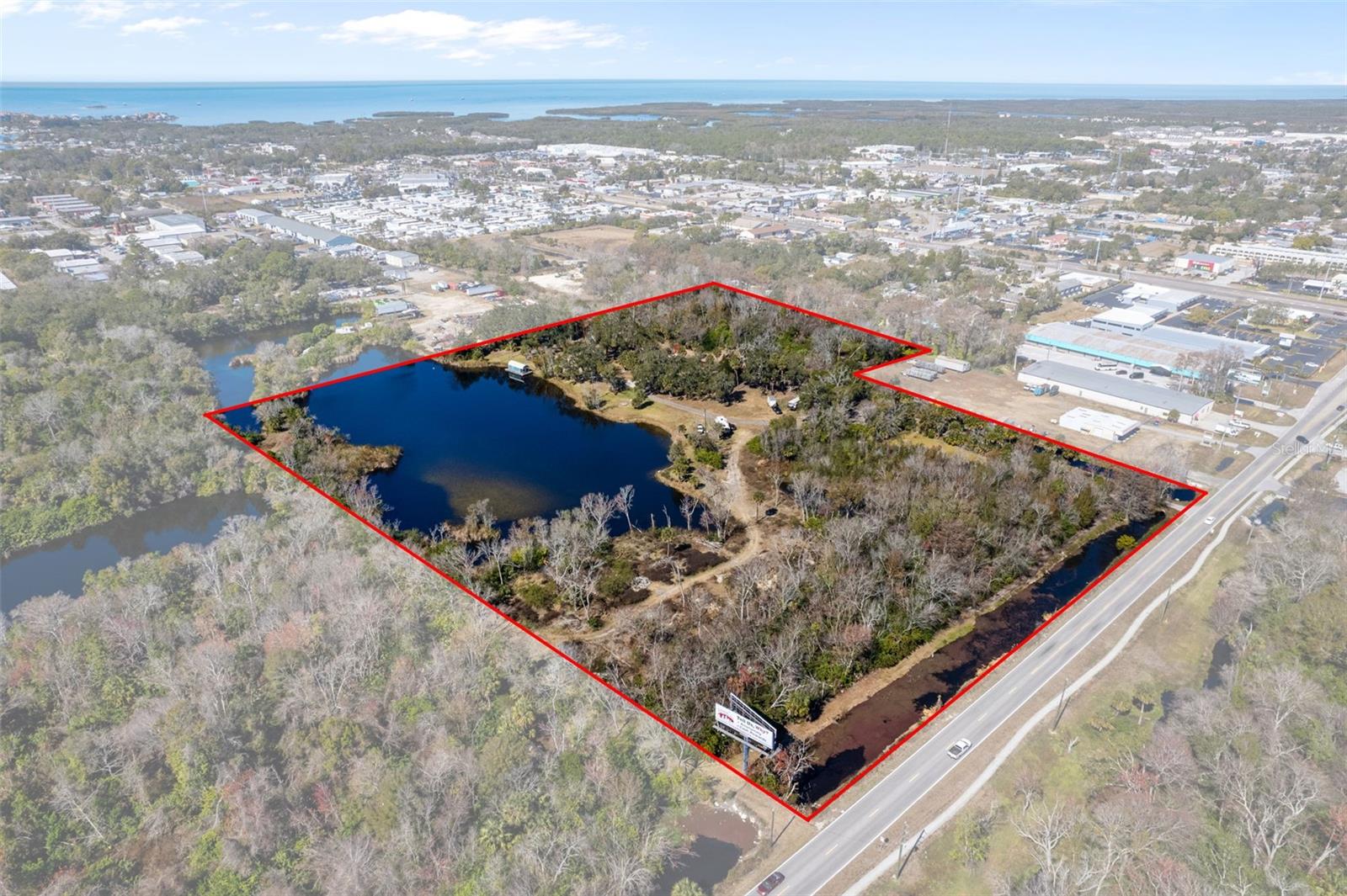 Listing photo id 0 for 8301 Congress Street