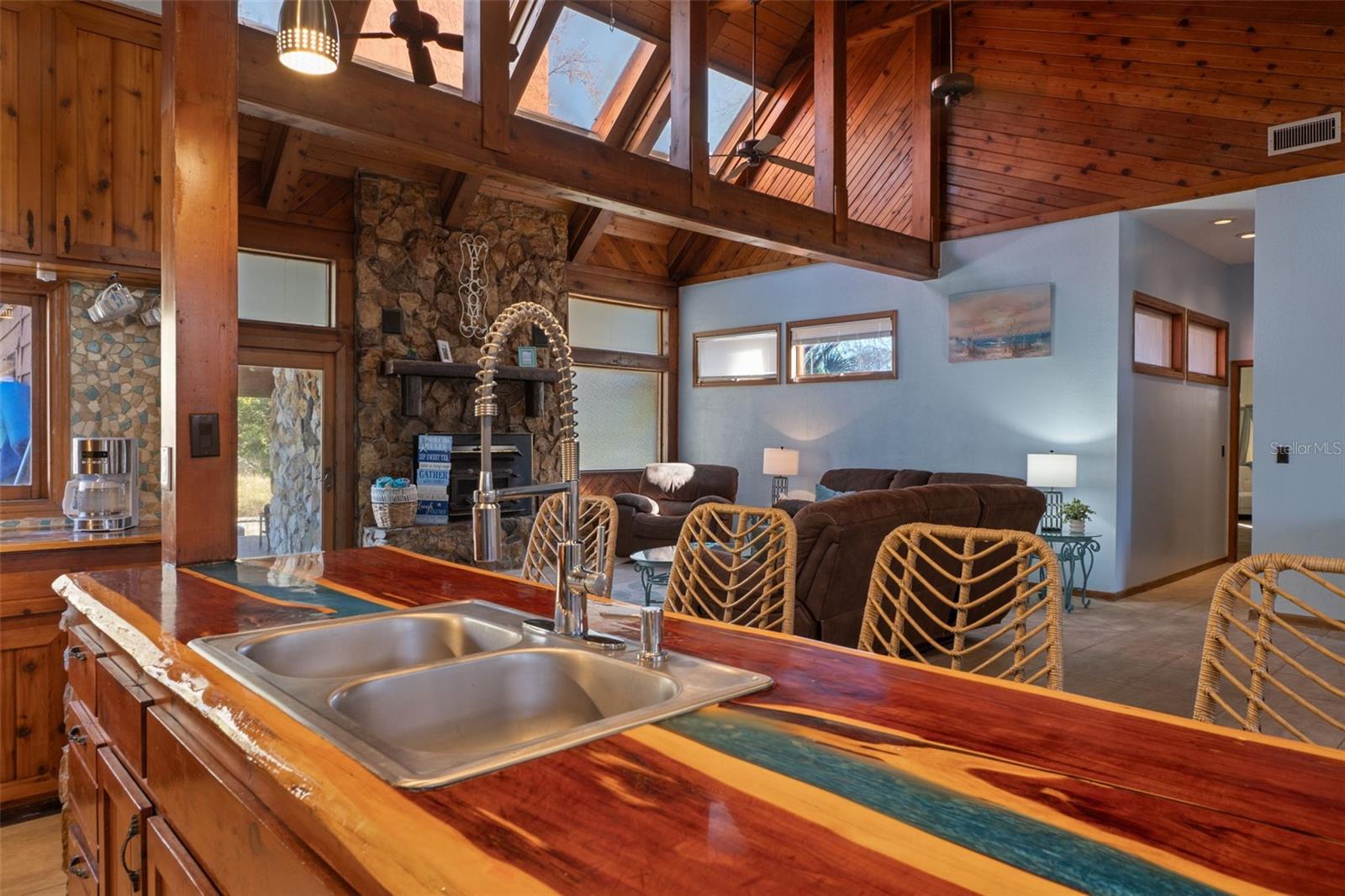 Listing photo id 18 for 8301 Congress Street