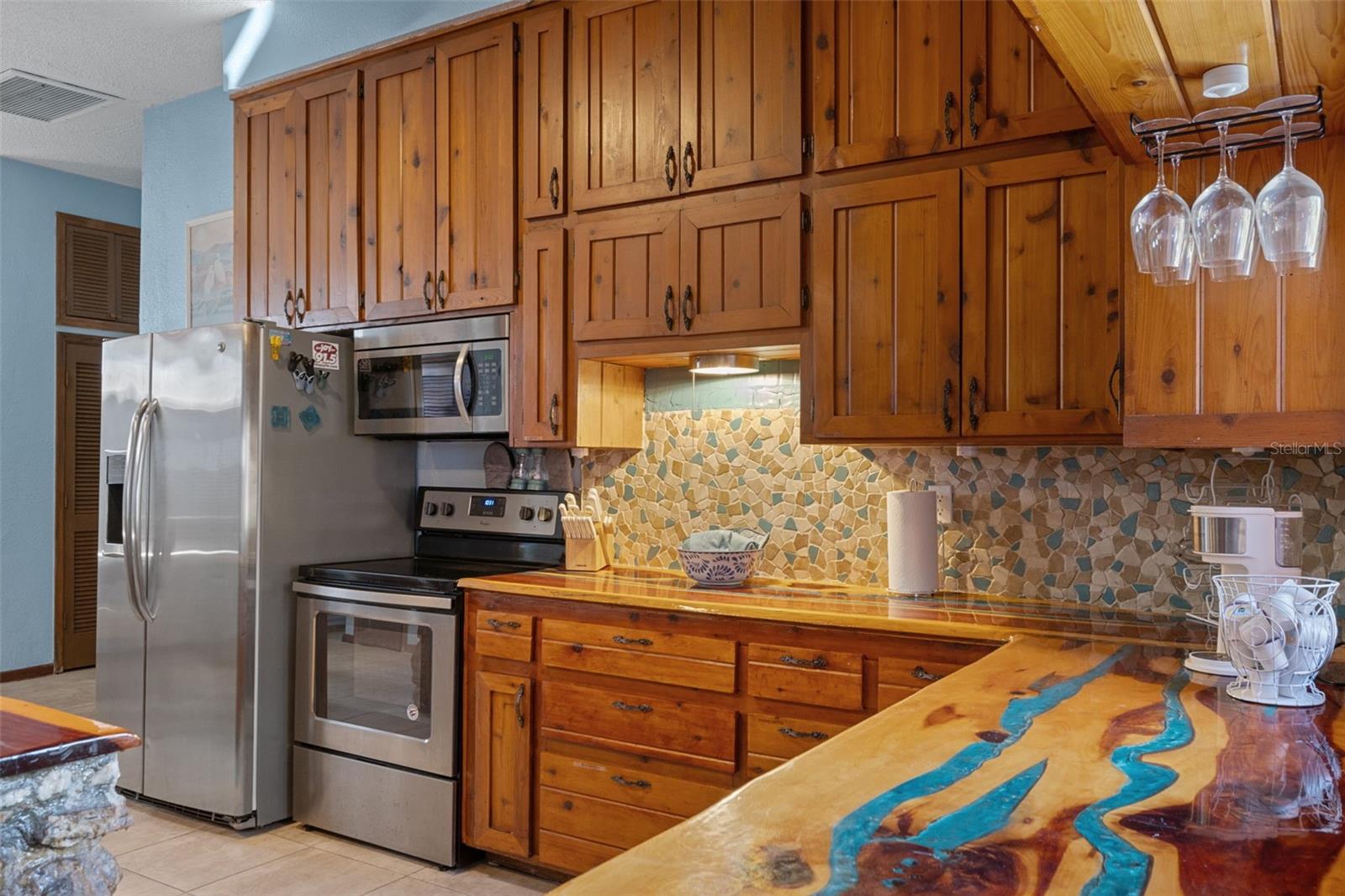 Listing photo id 19 for 8301 Congress Street