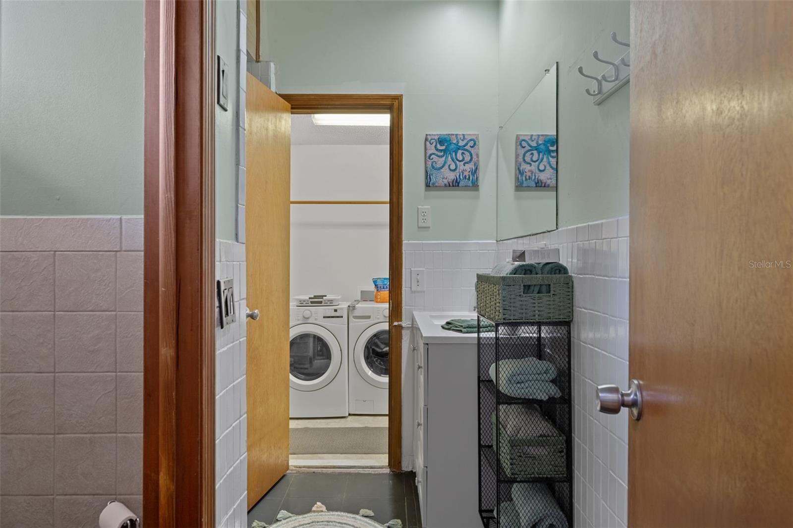 Listing photo id 21 for 8301 Congress Street