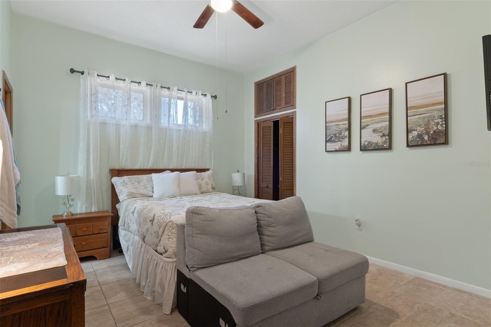 Listing photo id 33 for 8301 Congress Street