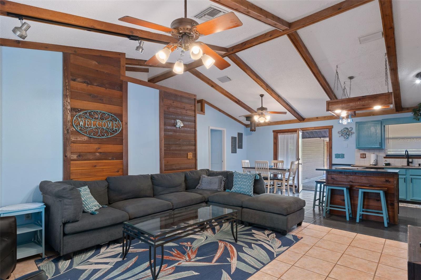 Listing photo id 36 for 8301 Congress Street