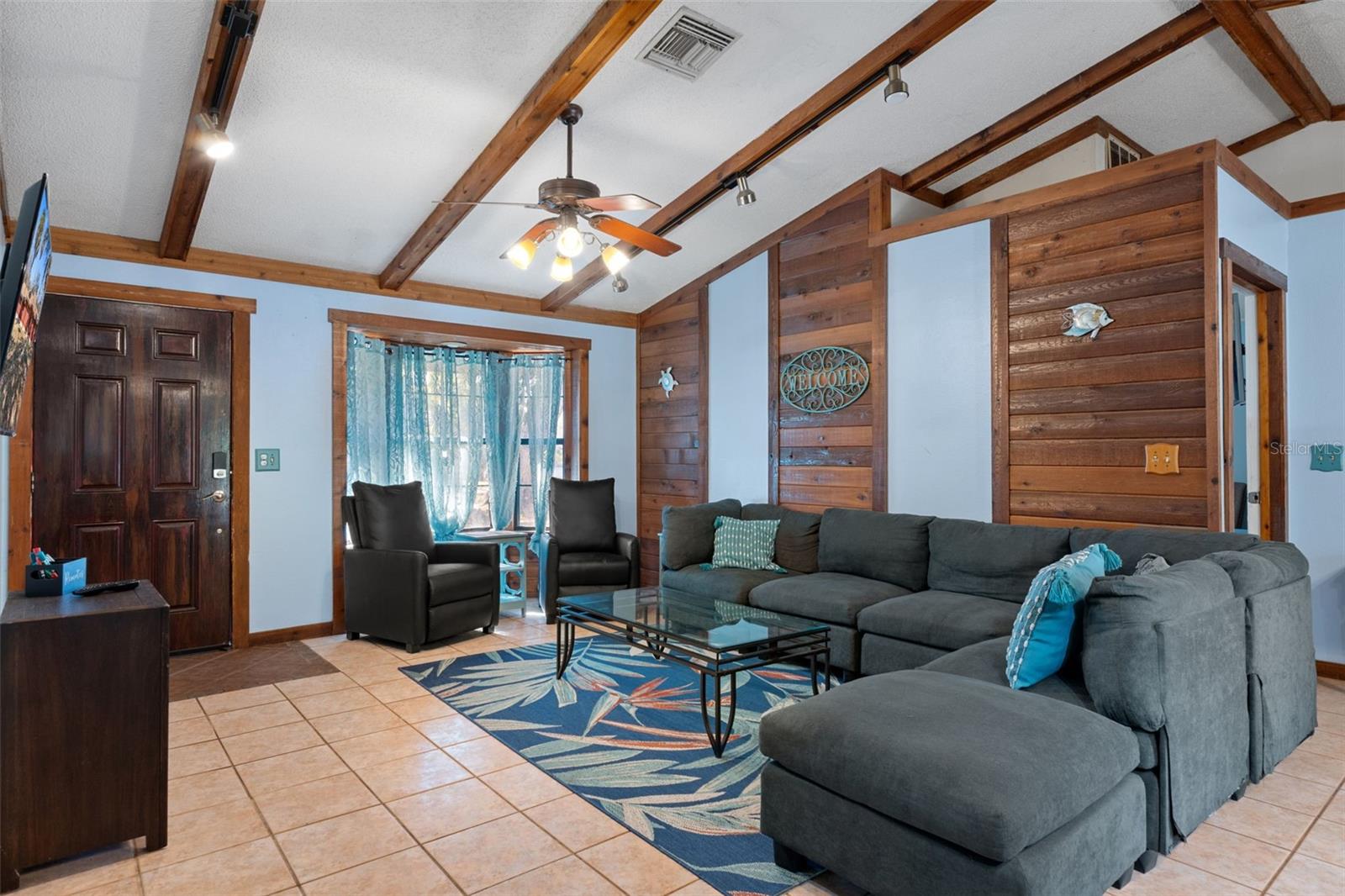 Listing photo id 37 for 8301 Congress Street