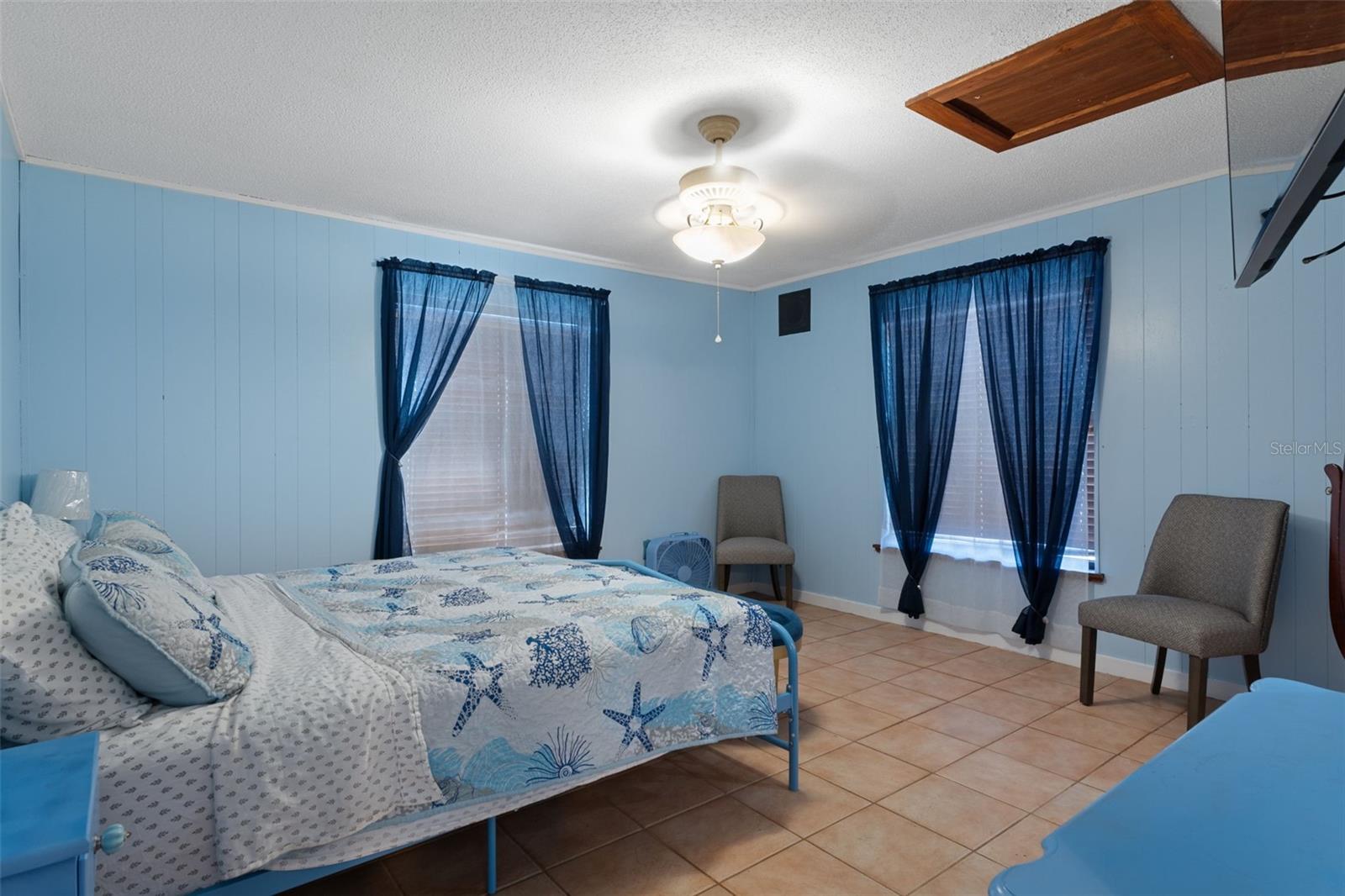 Listing photo id 47 for 8301 Congress Street