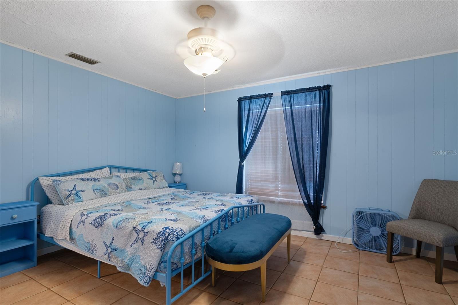 Listing photo id 48 for 8301 Congress Street