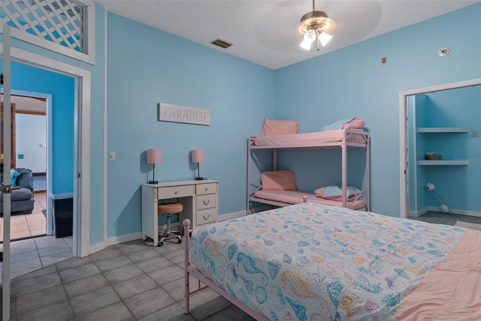 Listing photo id 53 for 8301 Congress Street