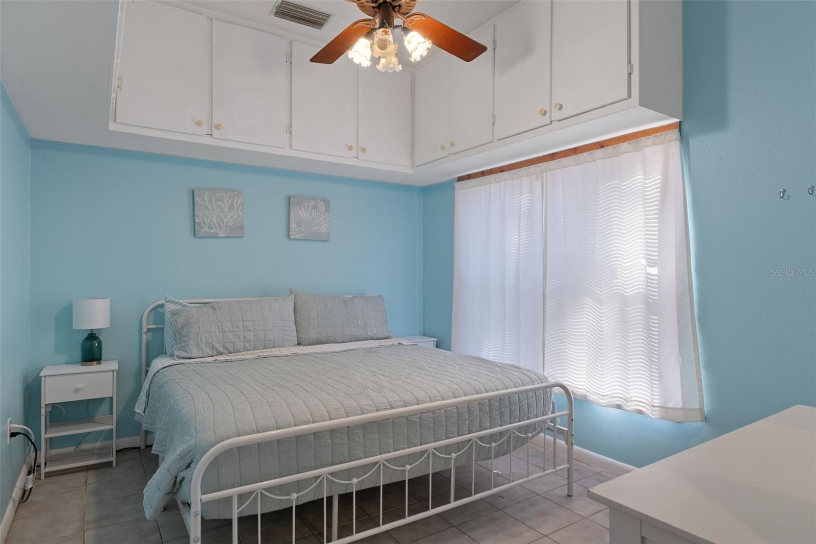 Listing photo id 56 for 8301 Congress Street