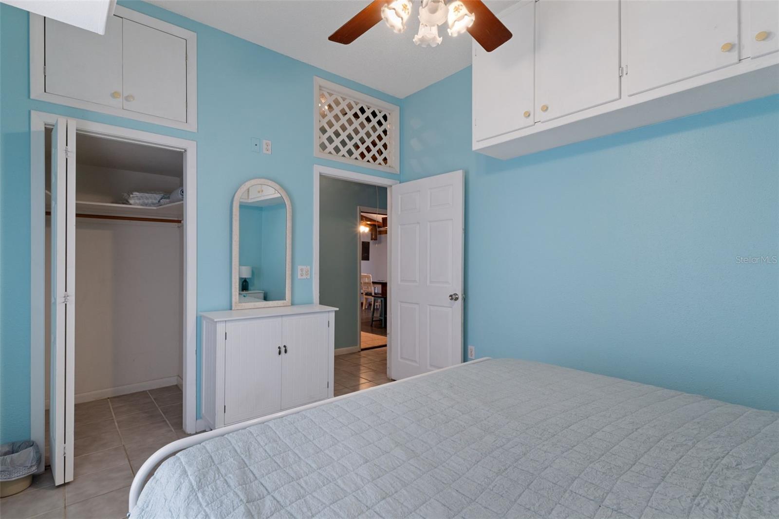 Listing photo id 57 for 8301 Congress Street