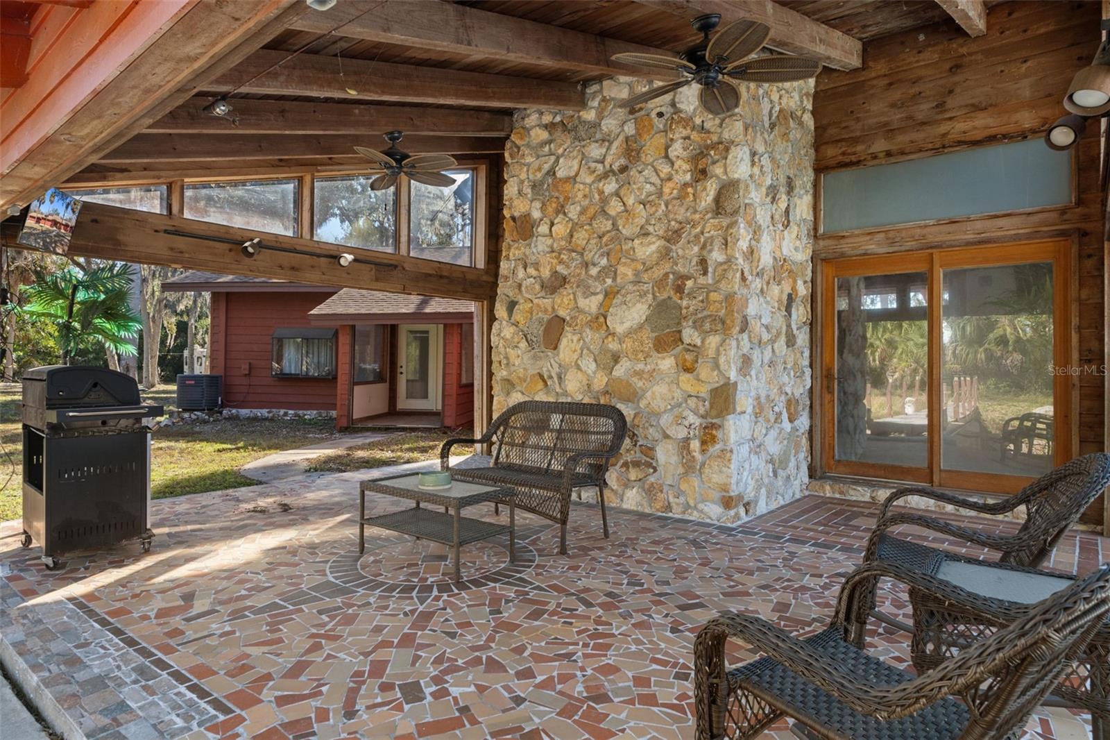 Listing photo id 60 for 8301 Congress Street