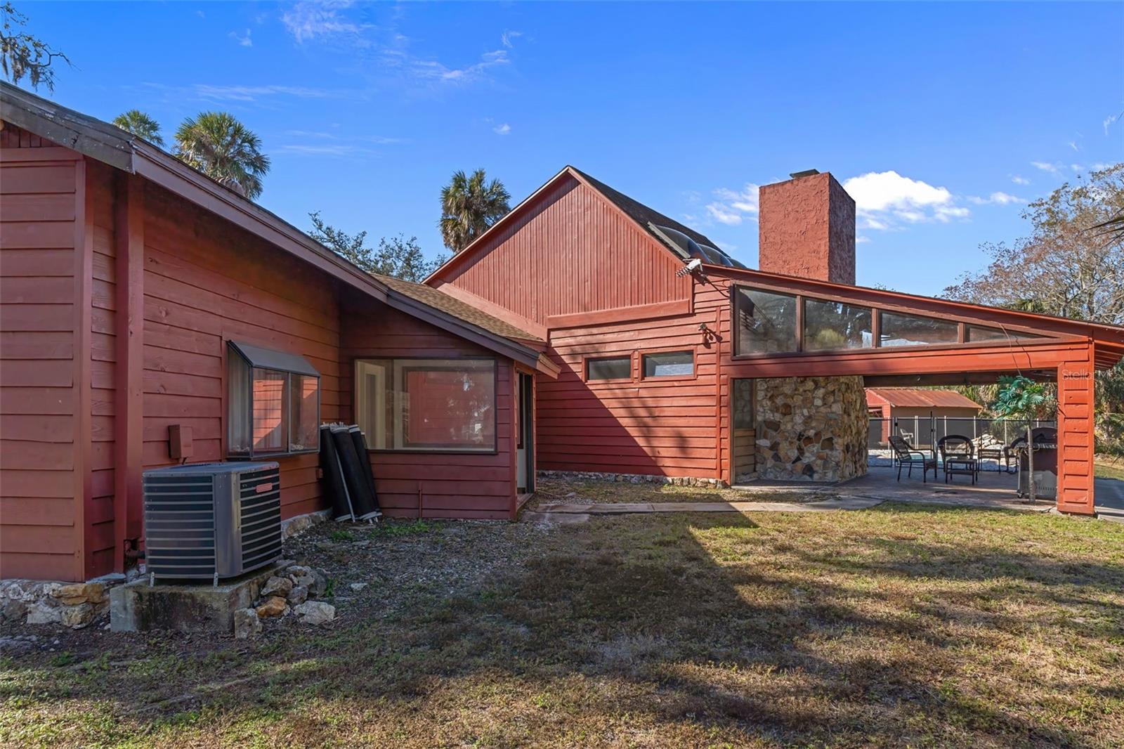 Listing photo id 64 for 8301 Congress Street