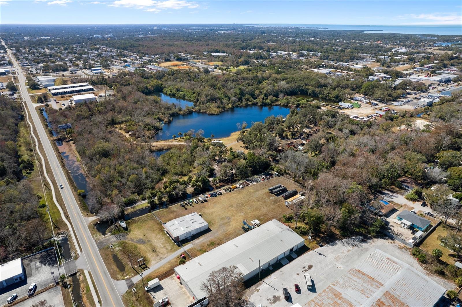 Listing photo id 88 for 8301 Congress Street