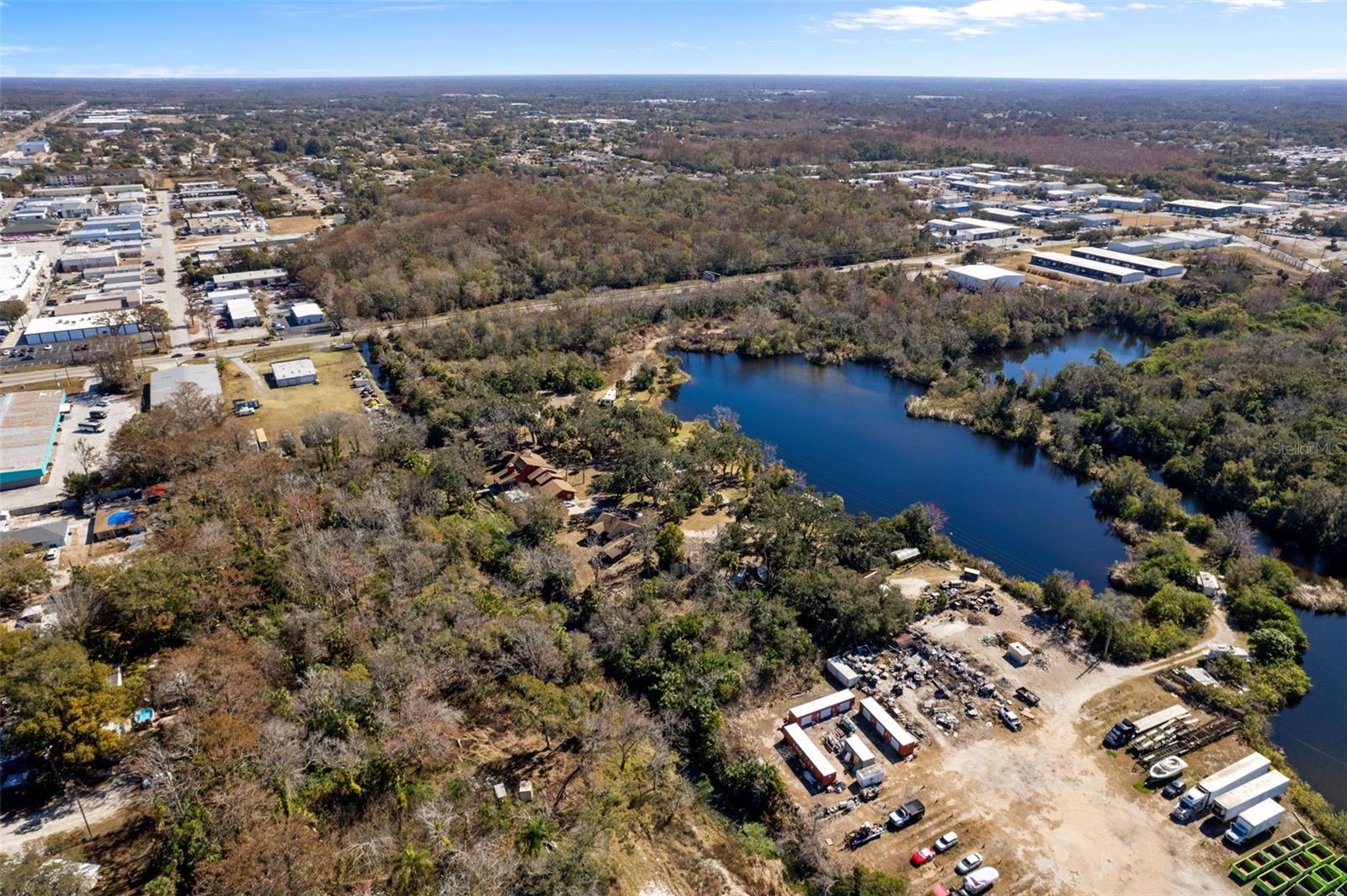 Listing photo id 91 for 8301 Congress Street