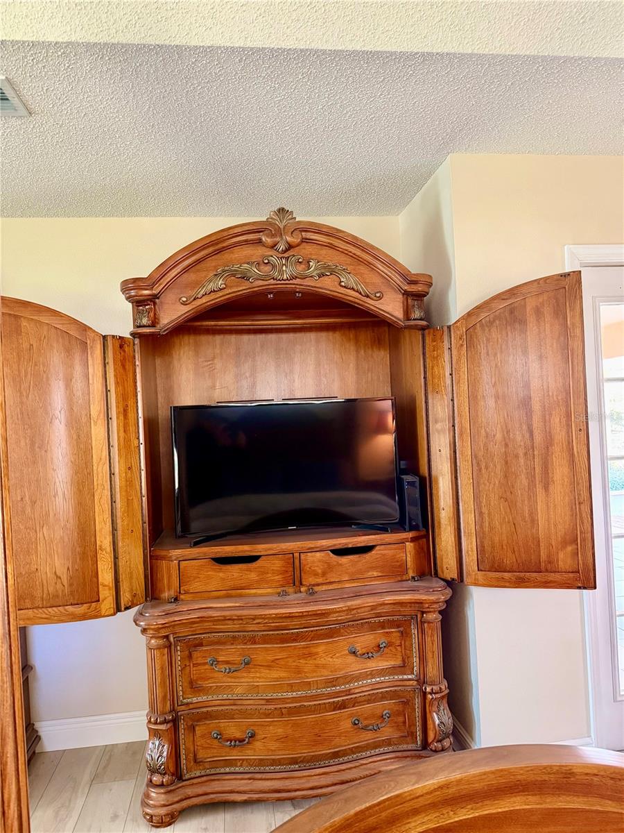 Image 15 of 24 For 9448 Tooke Shore Drive