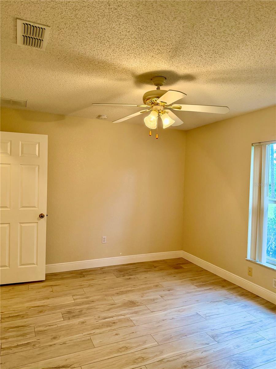 Image 19 of 24 For 9448 Tooke Shore Drive