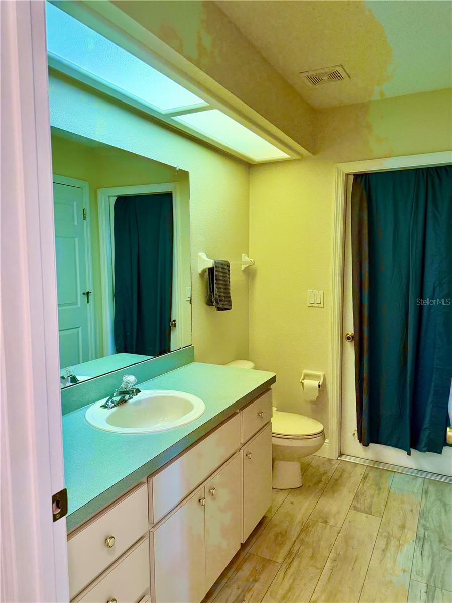 Image 20 of 24 For 9448 Tooke Shore Drive