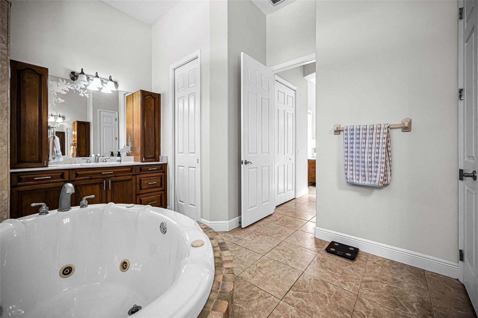 Image 52 of 100 For 10709 Watula Court