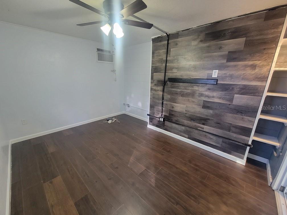 Image 14 of 17 For 1415 Wickham Lane