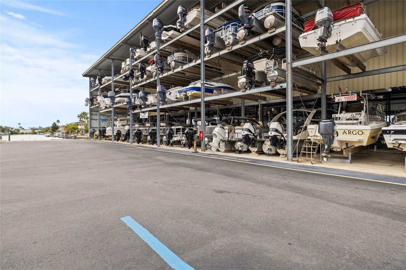 Listing photo id 12 for 3302 Gardenia Drive