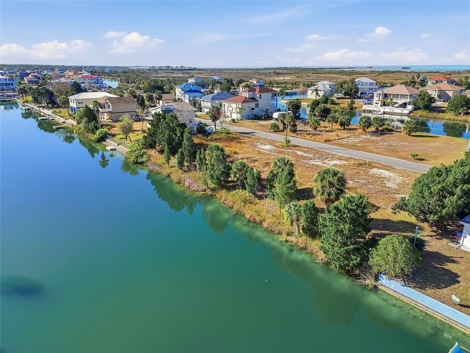 Listing photo id 0 for 3302 Gardenia Drive