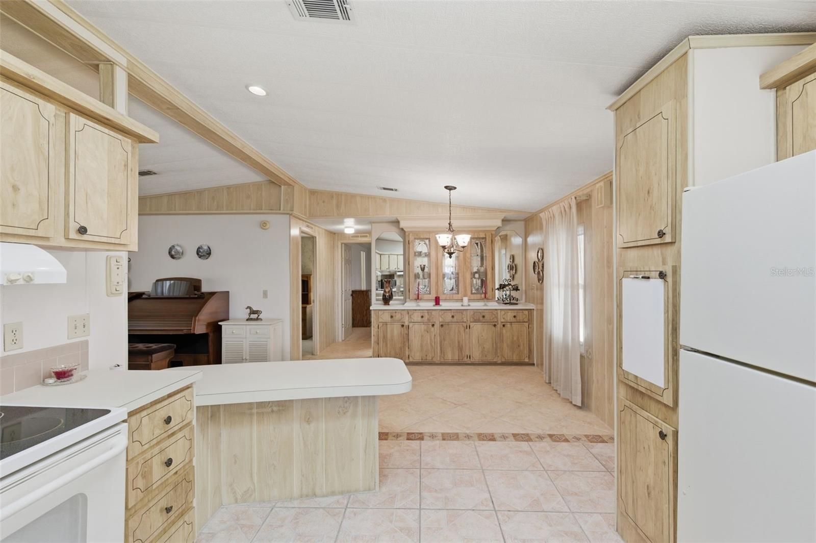 Image 18 of 49 For 2028 Hilo Drive