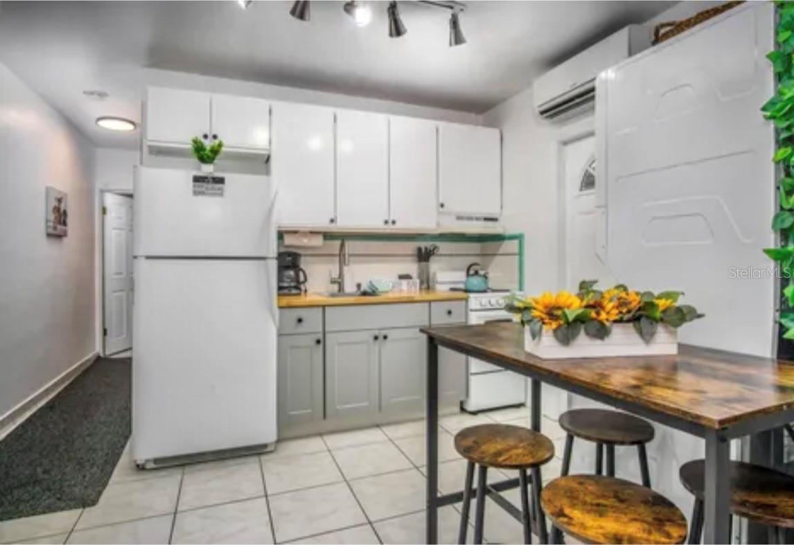 Image 24 of 48 For 1119 Simonton Street A1, A2, C1