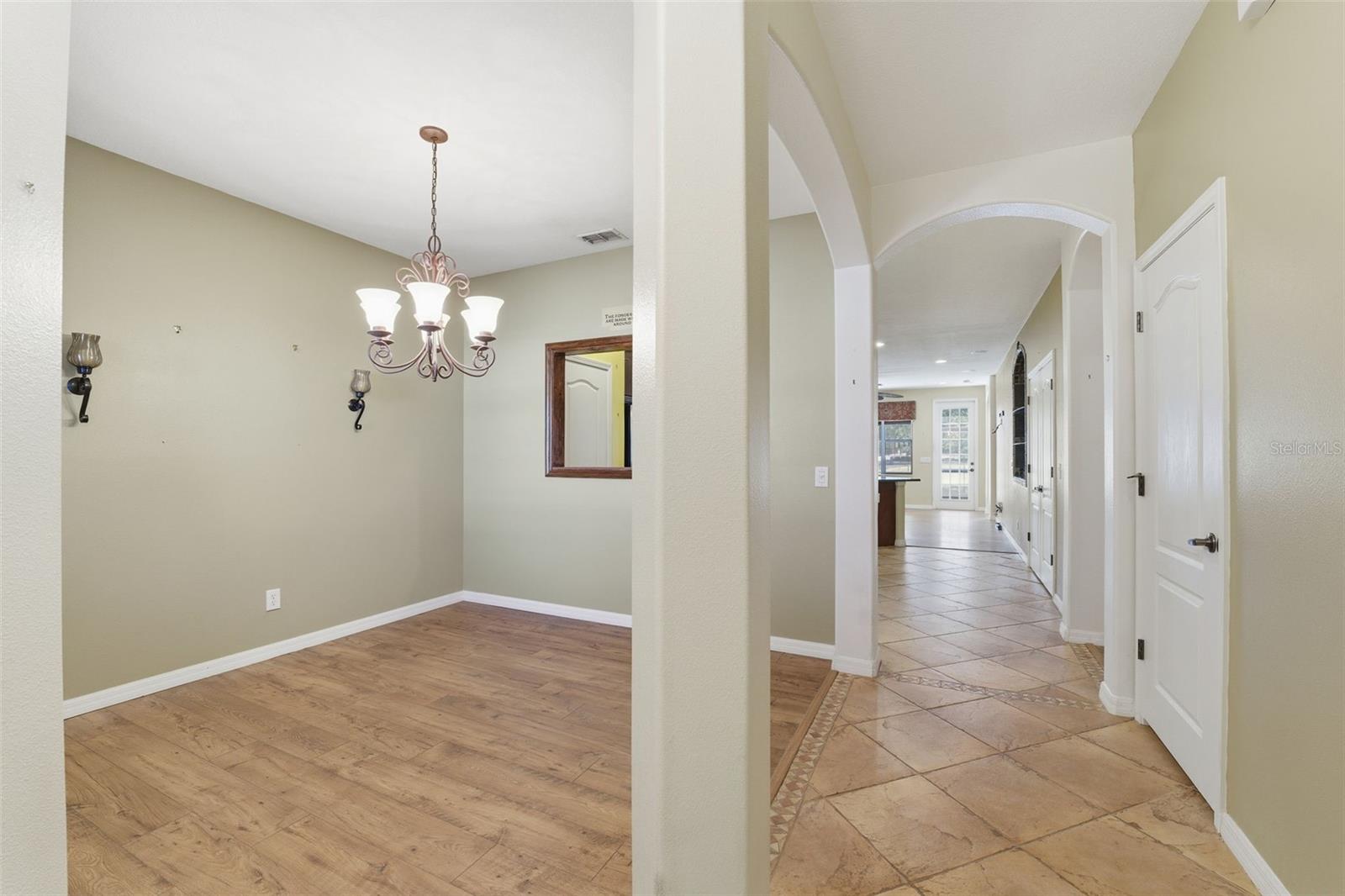 Image 5 of 52 For 9255 Southern Charm Circle