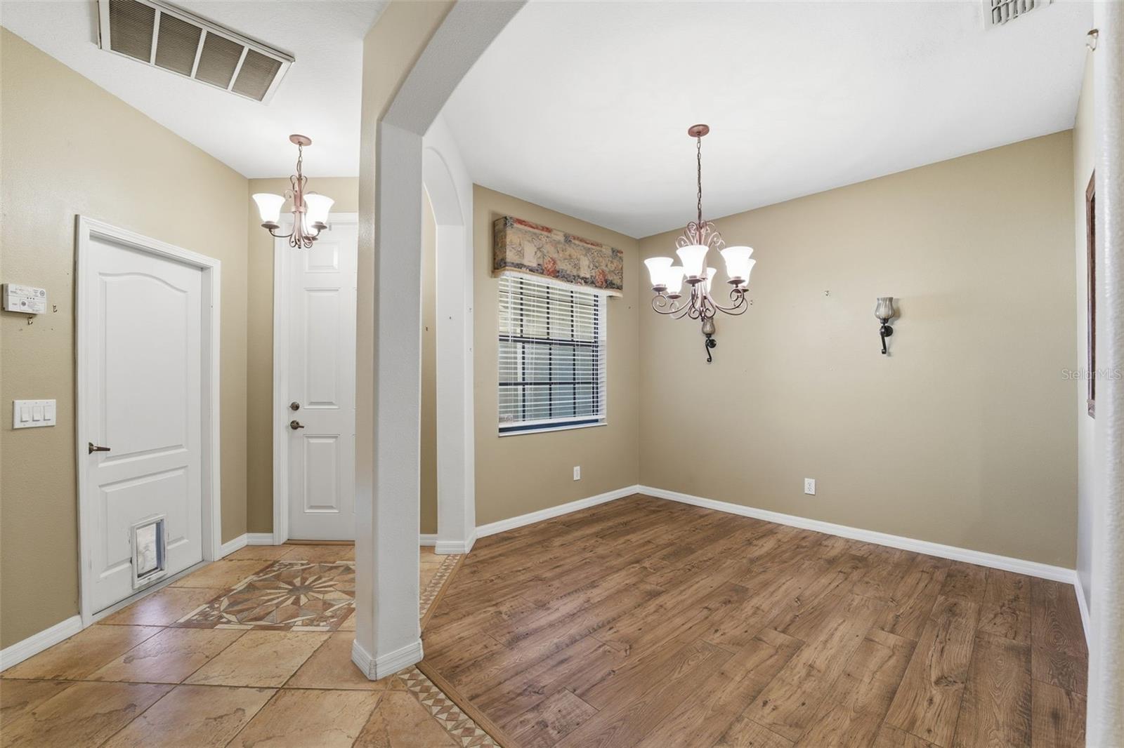 Image 6 of 52 For 9255 Southern Charm Circle