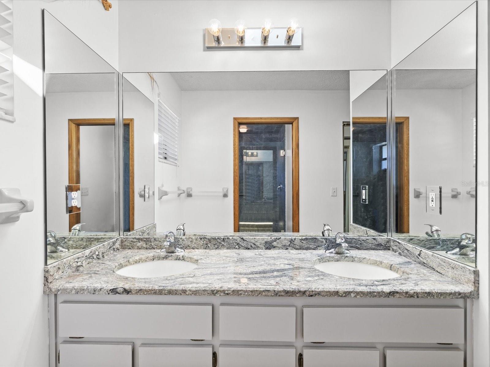 Image 16 of 96 For 4290 Carlos Court