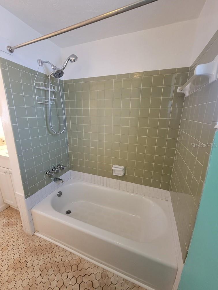 Image 11 of 15 For 5800 Madison Street