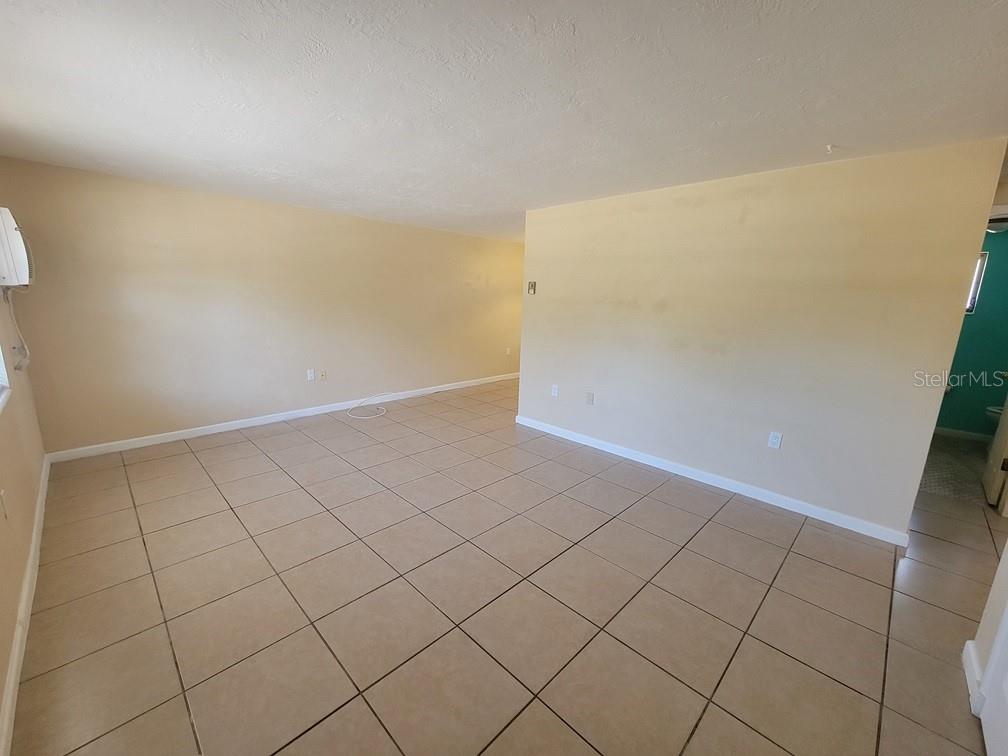 Image 4 of 15 For 5800 Madison Street