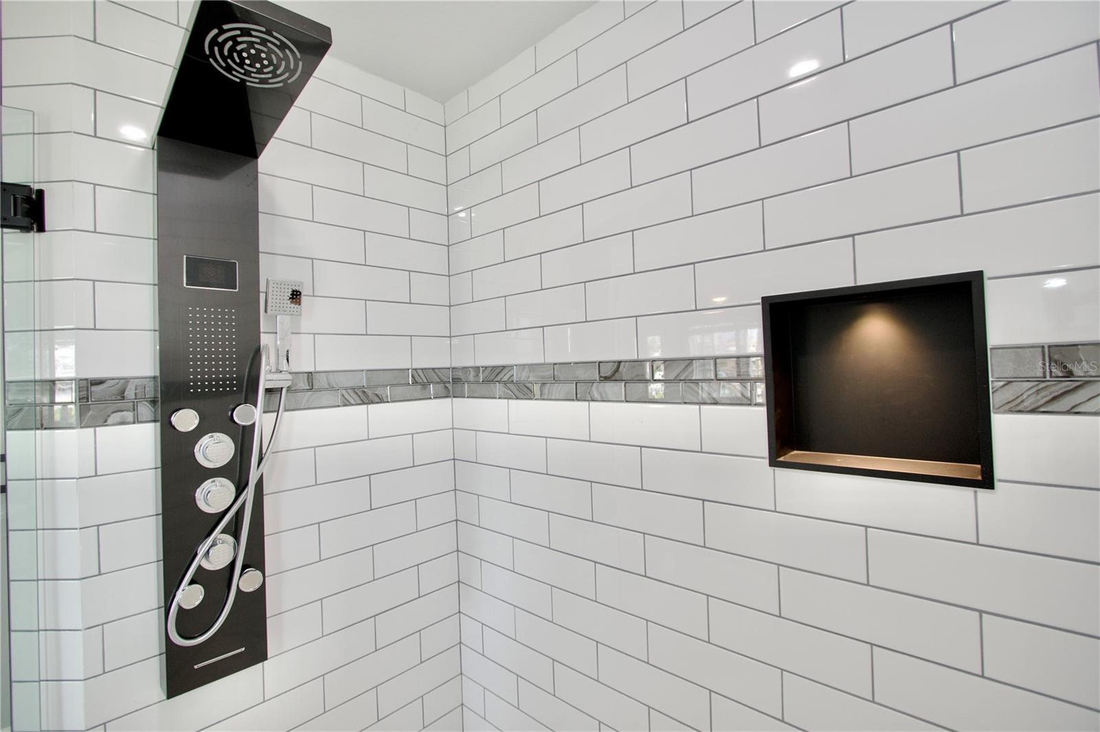 Image 23 of 37 For 5339 Bowline Bend