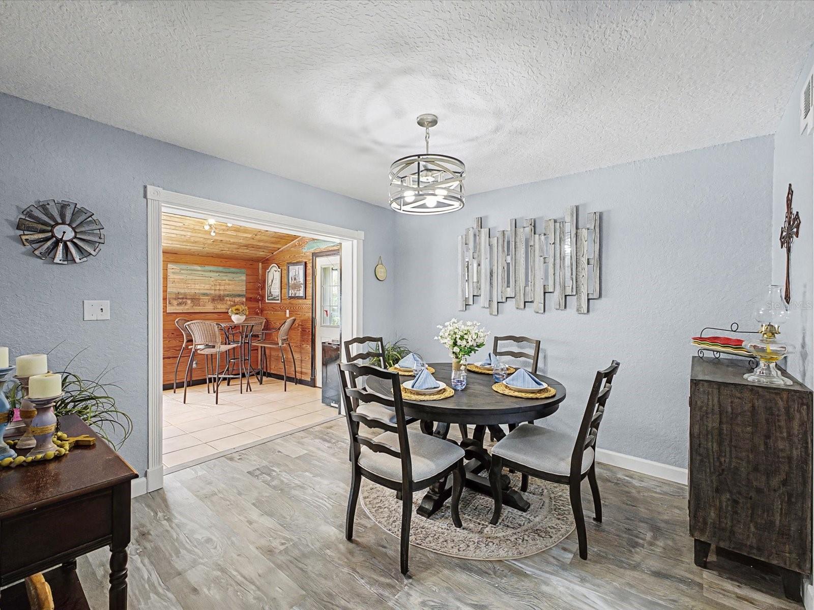 Image 15 of 56 For 24420 Lanark Road