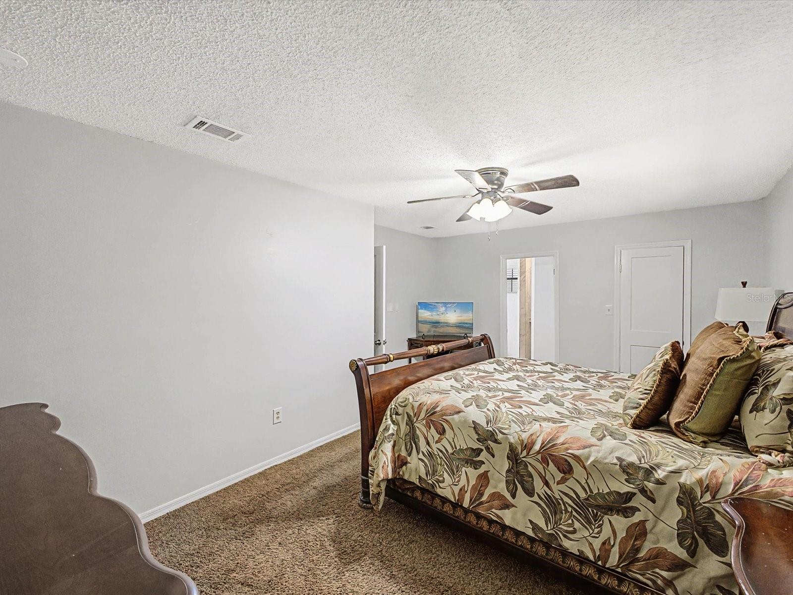 Image 21 of 56 For 24420 Lanark Road