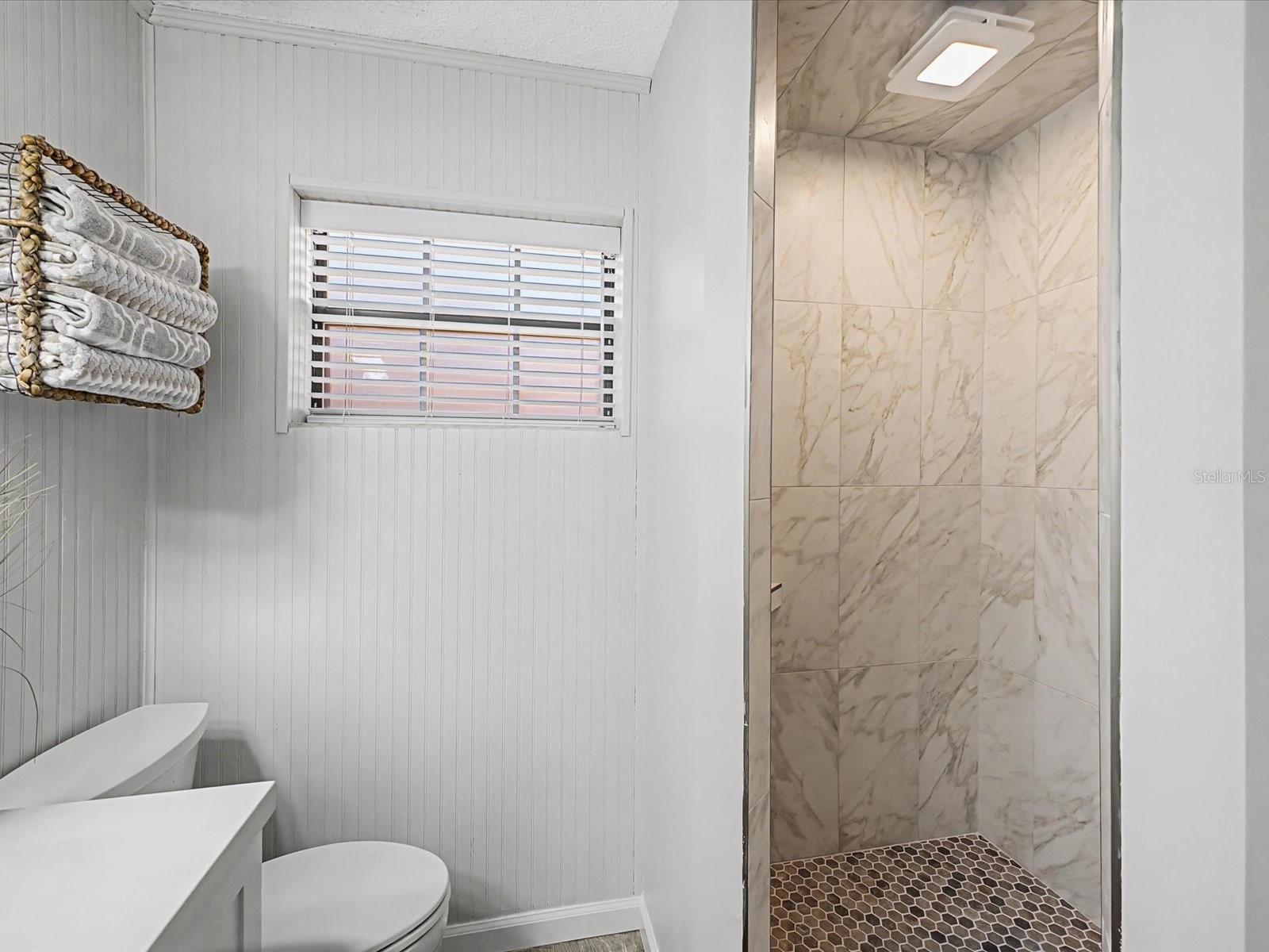 Image 22 of 56 For 24420 Lanark Road