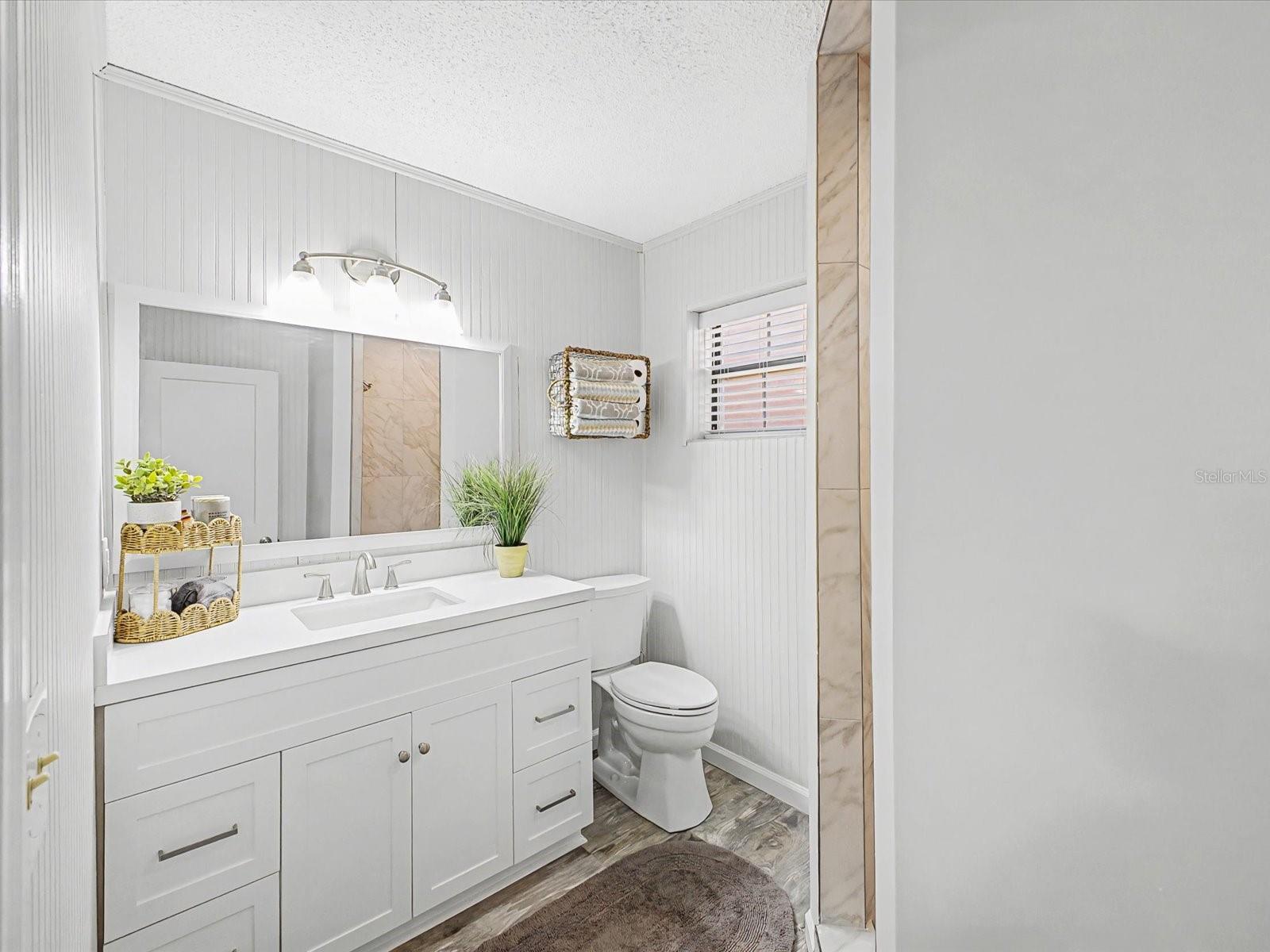 Image 23 of 56 For 24420 Lanark Road