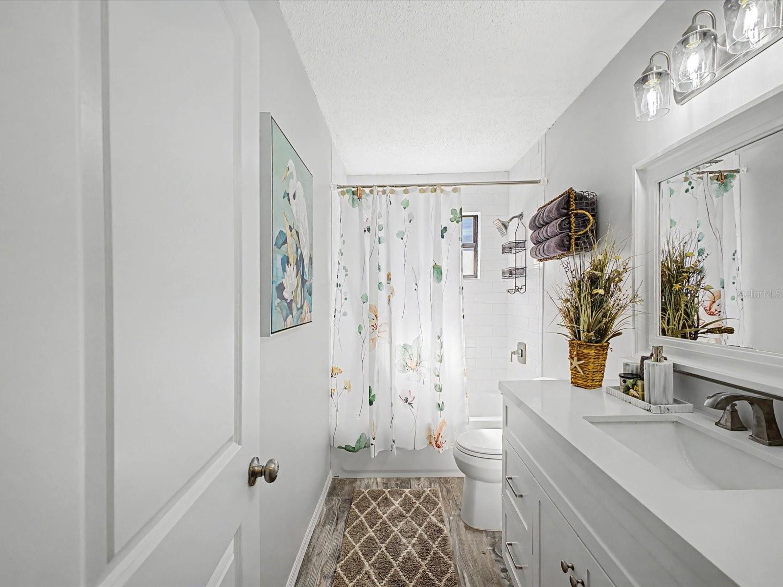 Image 27 of 56 For 24420 Lanark Road