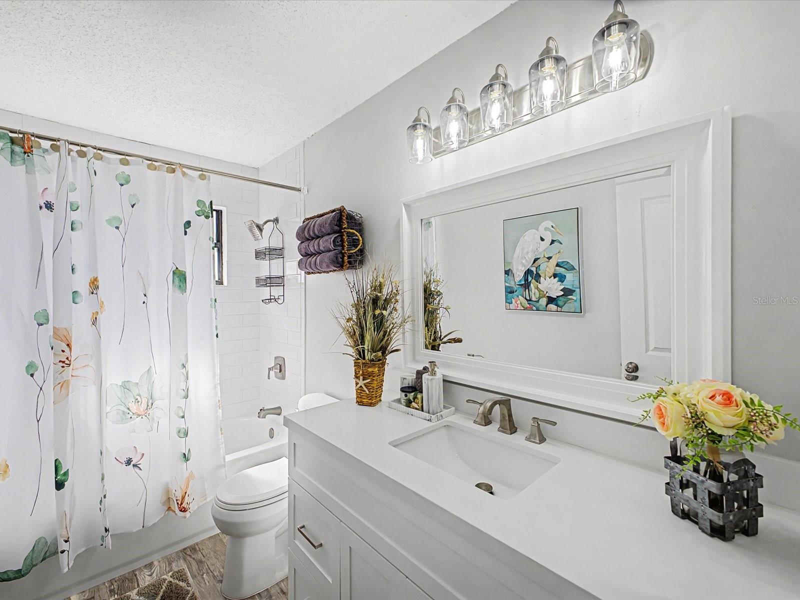 Image 28 of 56 For 24420 Lanark Road