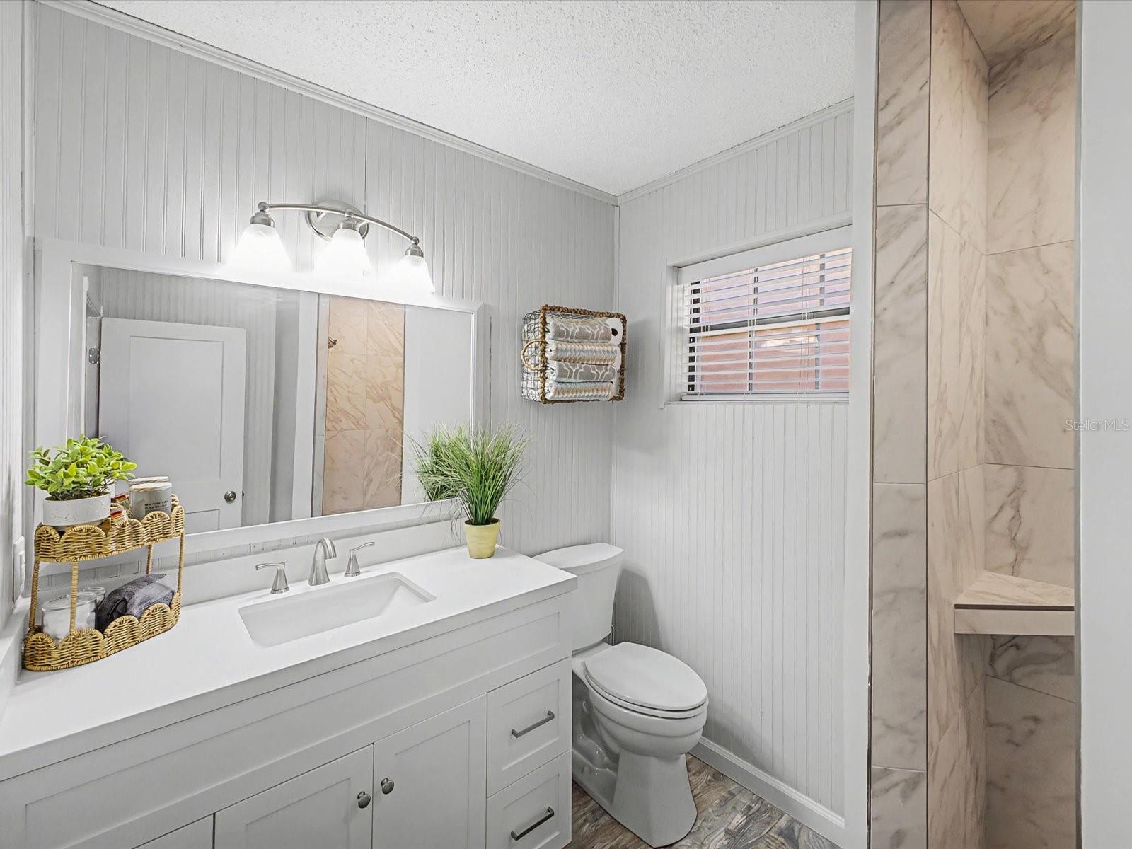 Image 5 of 56 For 24420 Lanark Road