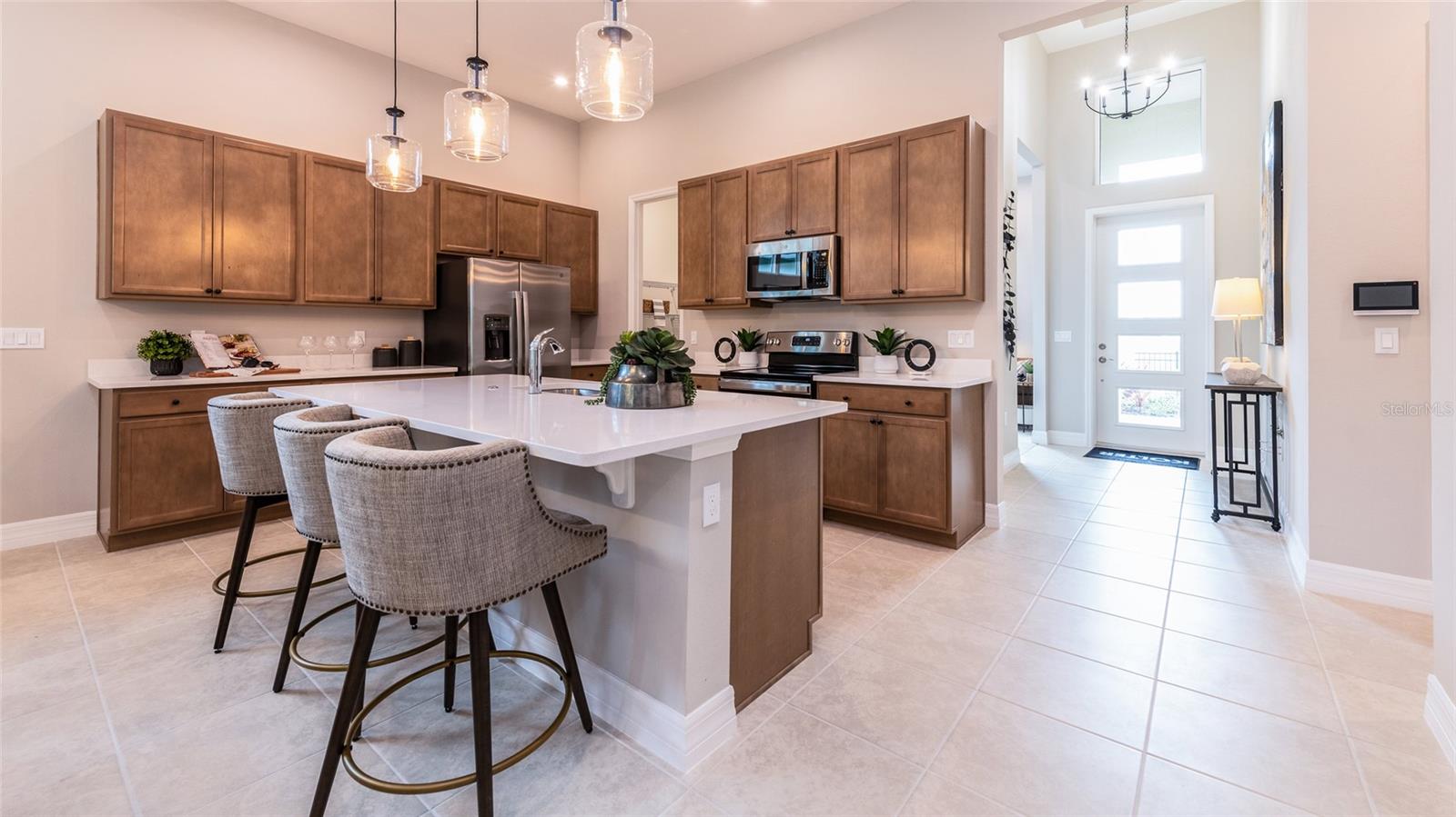 Listing photo id 8 for 1629 Lake Reserve Drive